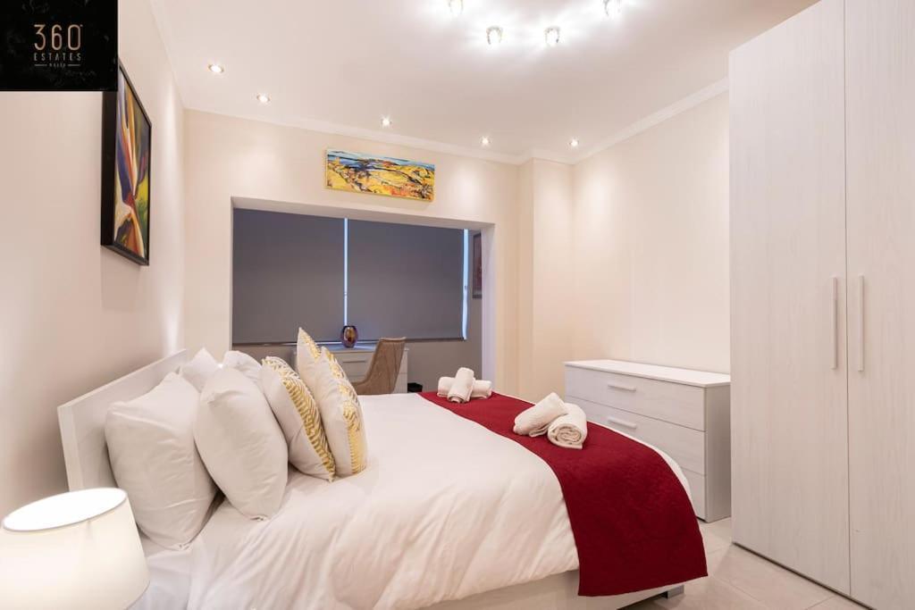 One Of A Kind, Seafront Property In St Georges Bay By 360 Estates St. Julian's Exteriör bild