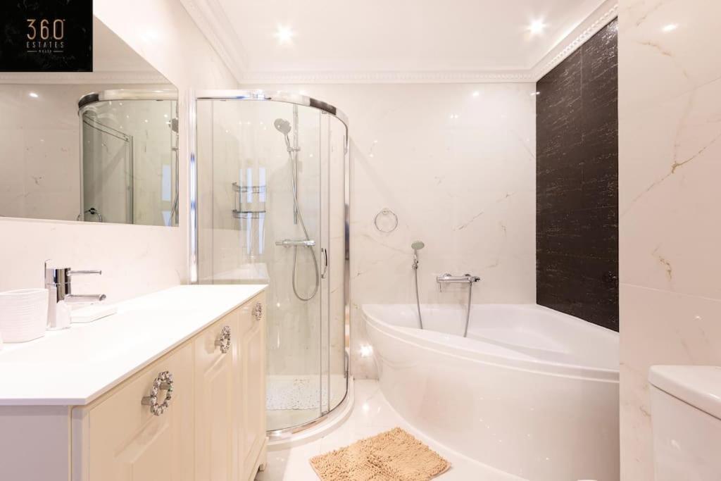 One Of A Kind, Seafront Property In St Georges Bay By 360 Estates St. Julian's Exteriör bild